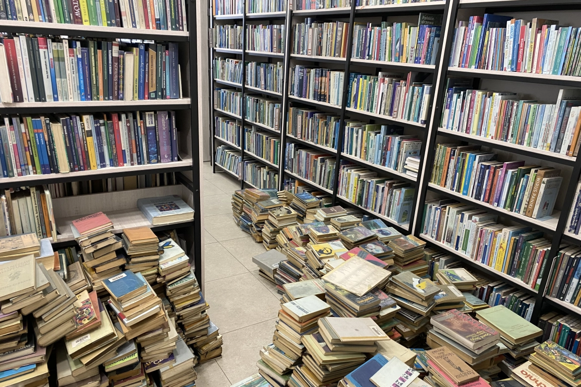 Z biblioteki będzie trzeba przenieść 90 tys. książek 