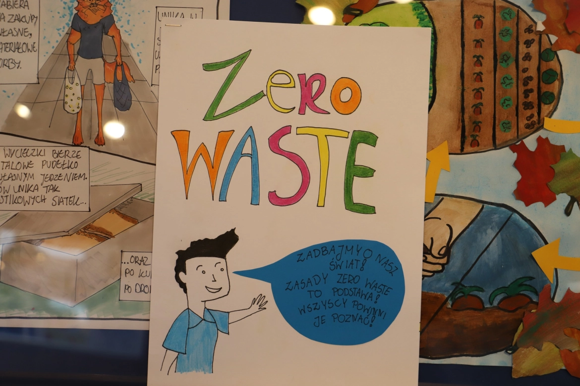 Warto zobaczyć prace, w których młodzież zachęca – żyj w zgodzie z naturą – poznaj zasady zero waste. Fot. Fb OK